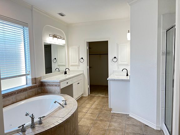2nd image of 22115 Oakcreek Hollow Ln