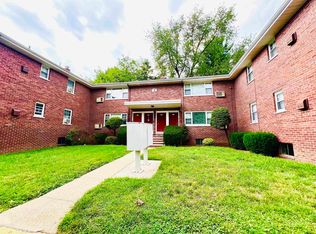 241 W Passaic St APT 11B, Rochelle Park, NJ 07662