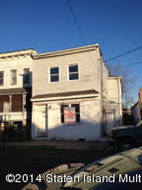 151 Van Pelt Ave photo 1