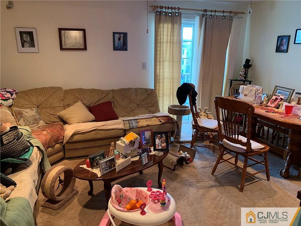 2nd image of 292 Kempsey Dr #0