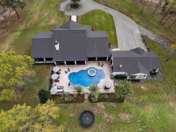 5th image of 2870 NW 87TH AVENUE