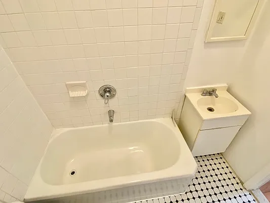 Rented by Highline Residential | media 11