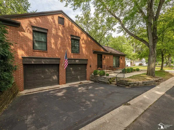 66 Linswood St, Monroe, MI 48162