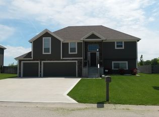 3687 N 152nd Ter, Basehor, KS 66007