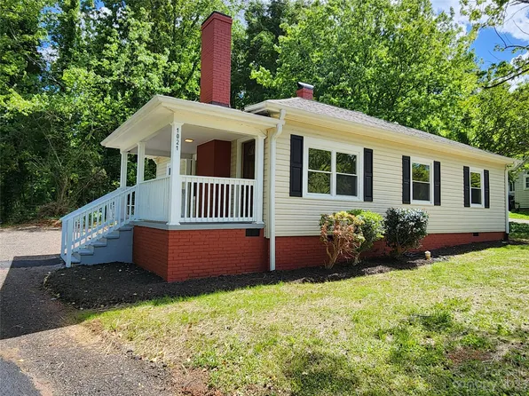 1021 14th Ave NW, Hickory, NC 28601