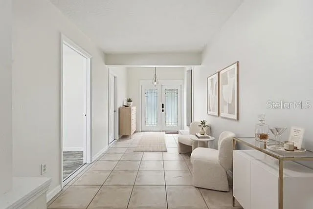 3 bed, 1.0 bath, 1083 sqft, $2,250 — Photo 2