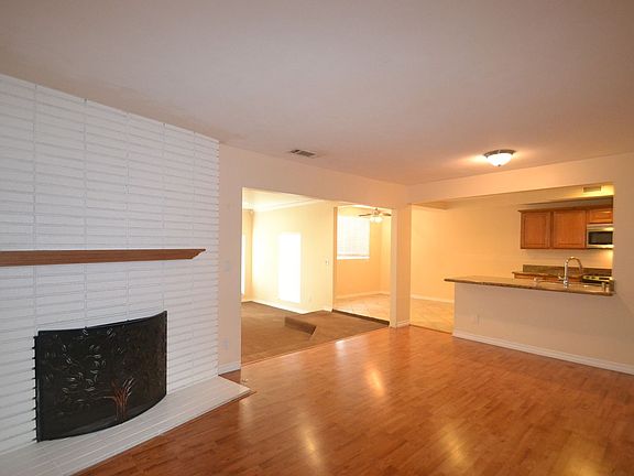 3rd image of 22437 Cantara St