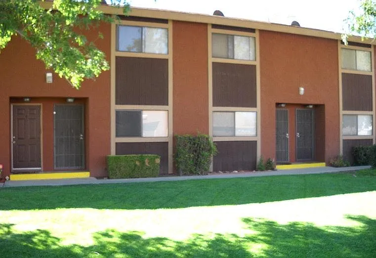 2 bed, 1.5 bath, 950 sqft, $1,925 — Photo 2