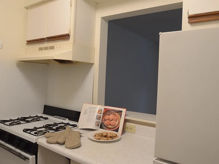 Cambridge Woods Apartments — Photo 43