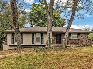 17800 Whitney Ct, Independence, MO 64057