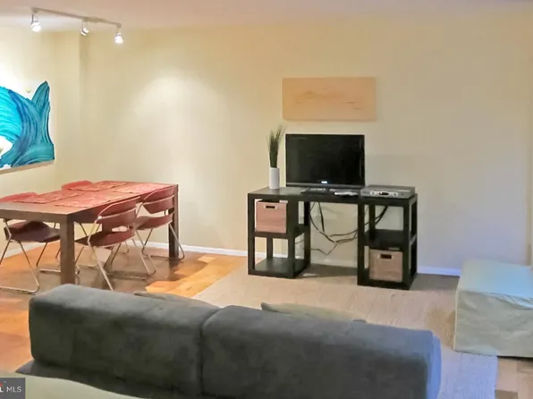 2030 F St NW APT 211, Washington, DC 20006