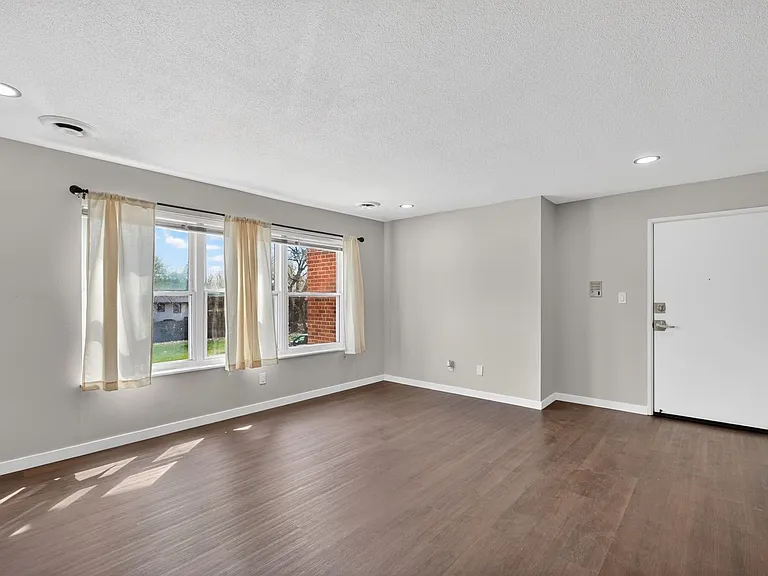 5616 Hickman Rd #3 — Photo 18