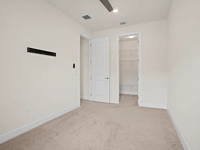 1866 SE Tarni Way — Photo 27