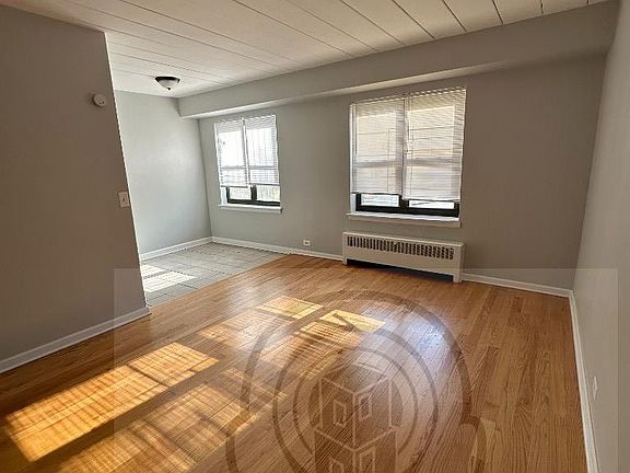 2nd image of 1360 W Touhy Ave APT 101