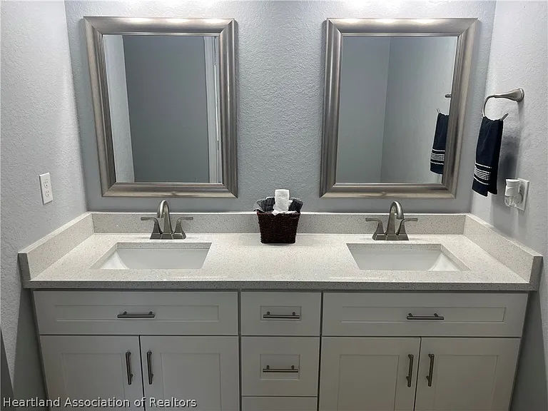 3757 Sebring Pkwy — Photo 5