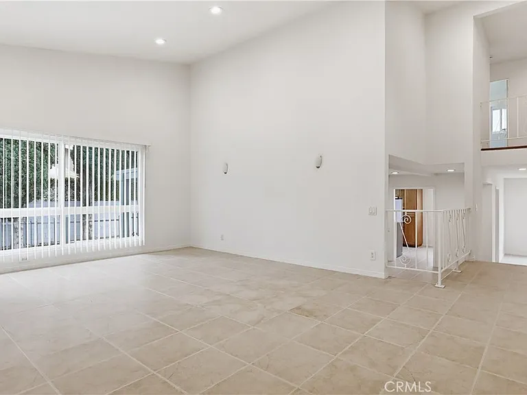 18102 Hatteras St — Photo 9