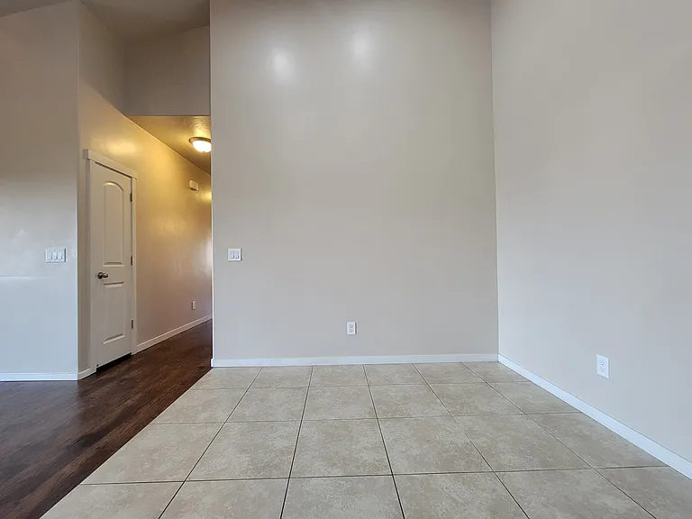 223 E Jordan Ridge Blvd #109 — Photo 6