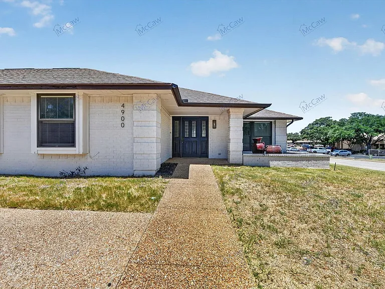 4900 Ledgestone Dr — Photo 3