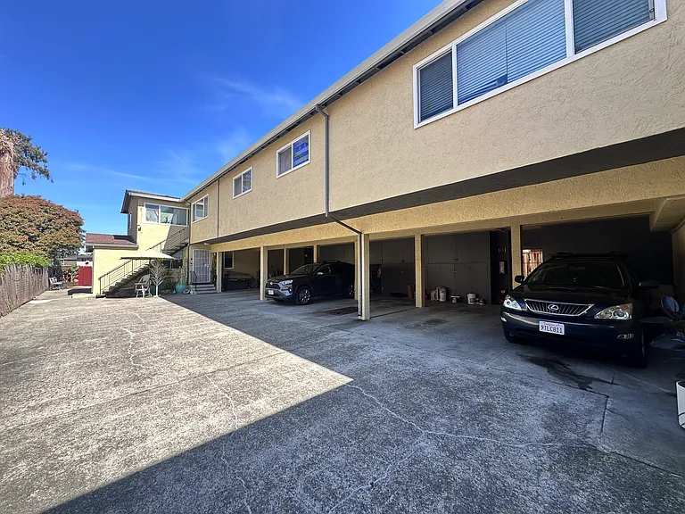 240 Chumalia St #2 — Photo 11