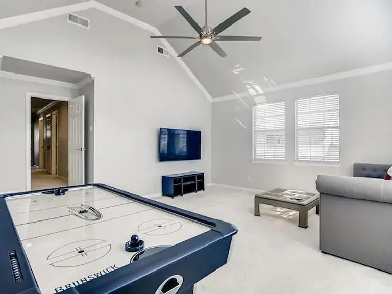 Upstairs Game room / Flex room / Bedroom with Air hockey table
