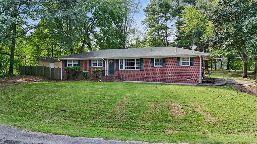3 bed, 1.5 bath, 1425 sqft, $2,000 — Photo 4