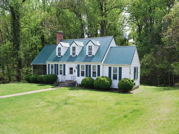 120 Oakland Dr, Pulaski, VA 24301