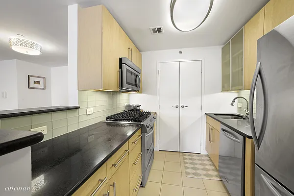 Sold by Corcoran | media 24