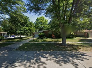 1050 Brooklawn Rd, Troy, MI 48084