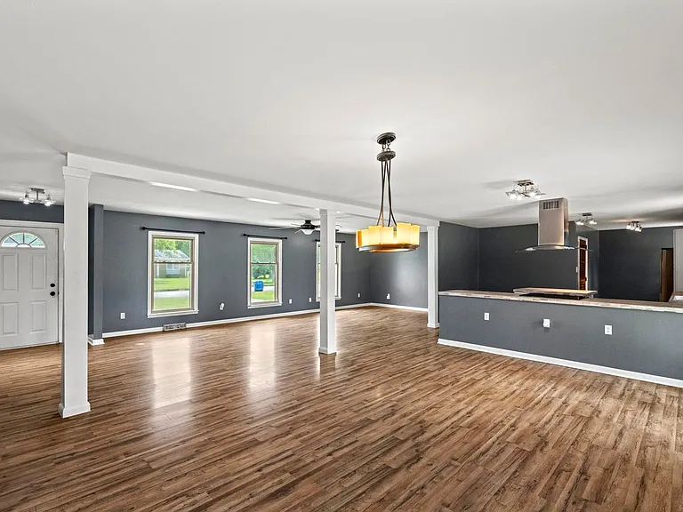 75 Vandergrift Dr — Photo 5
