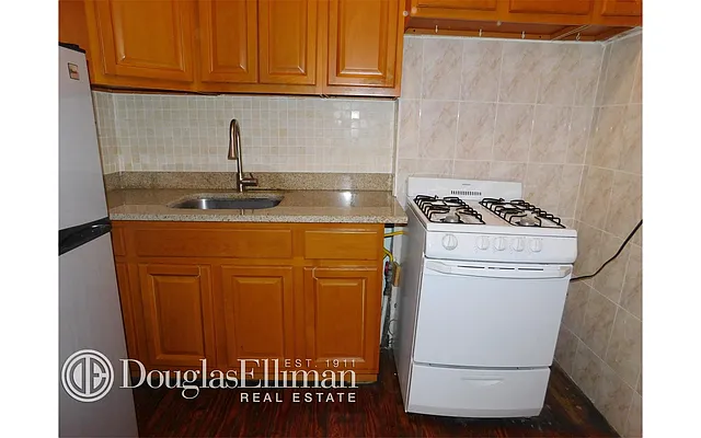 Rented by Douglas Elliman | media 21