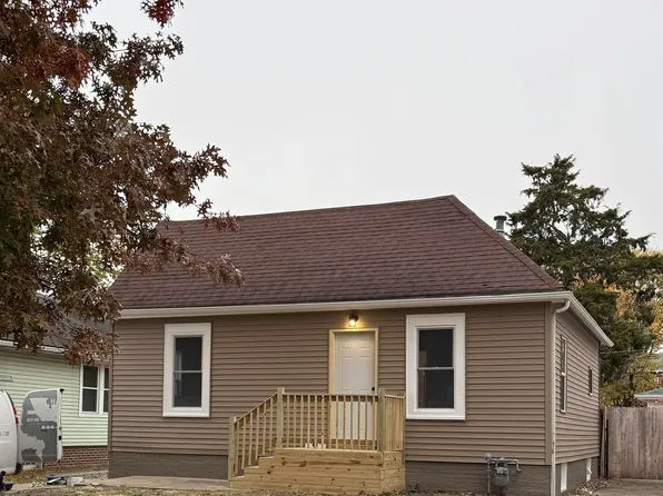 2009 S Pasfield St, Springfield, IL 62704