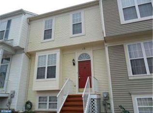 13 Denny Cir, Newark, DE 19702