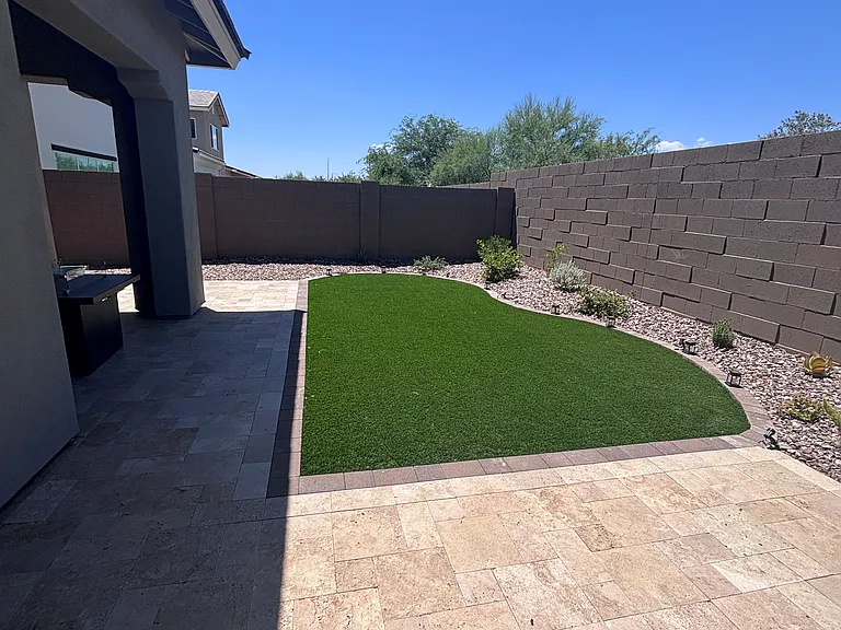 2314 W Rowel Rd — Photo 8