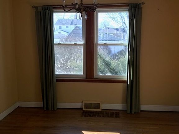 3rd image of 10934 S Central Park Ave