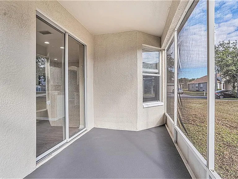 8602 Sandy Plains Dr — Photo 23