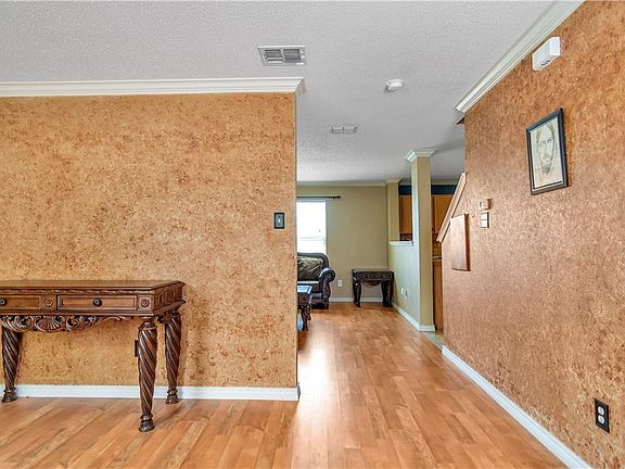 3rd image of 4881 Parkview Hills Ln