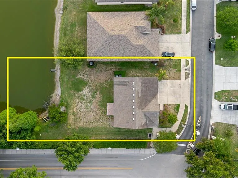 1389 Heritage Landings Dr — Photo 4