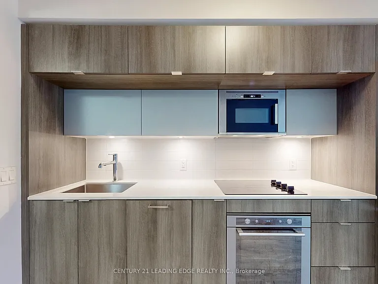 585 Bloor St E #821 — Photo 13