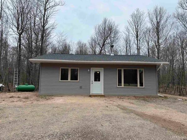 127 Olsen Rd, Gwinn, MI 49841