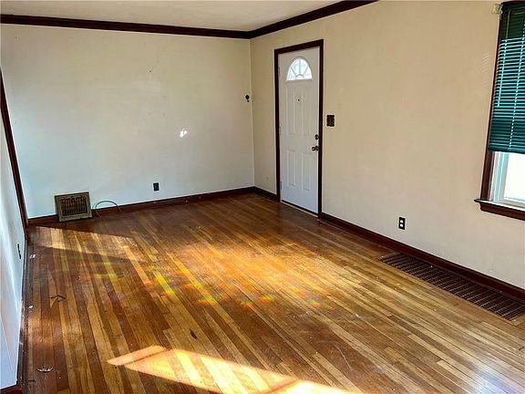 3rd image of 110 NE 83rd St