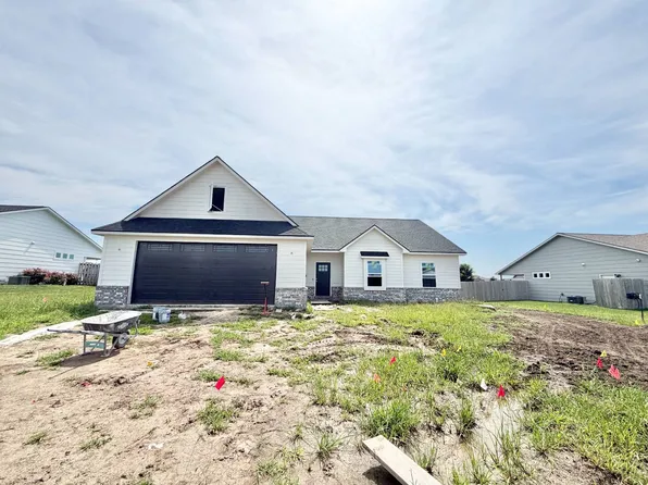 9946 Jasmine Dr, Manhattan, KS 66502