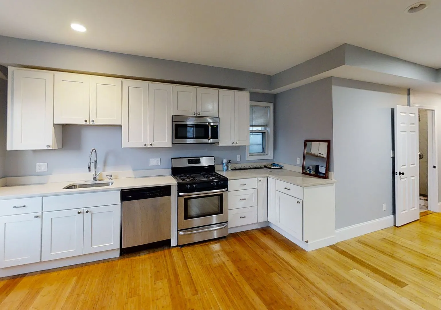 722 Saratoga St — Photo 4