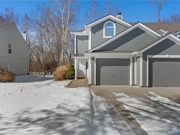 6020 NE Moonstone Dr, Lees Summit, MO 64064