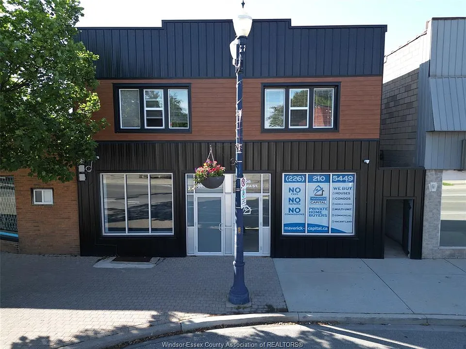808 Ottawa St #4