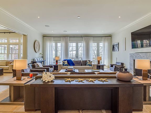 4th image of 17 Fair Hills Ln