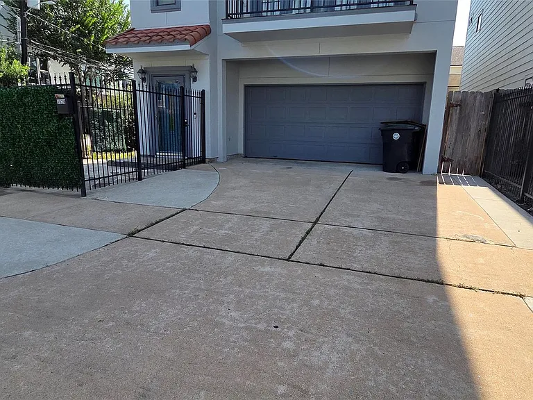 1624 Utah St — Photo 3