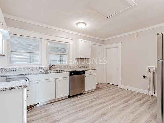 5th image of 1226 W Congress Ave