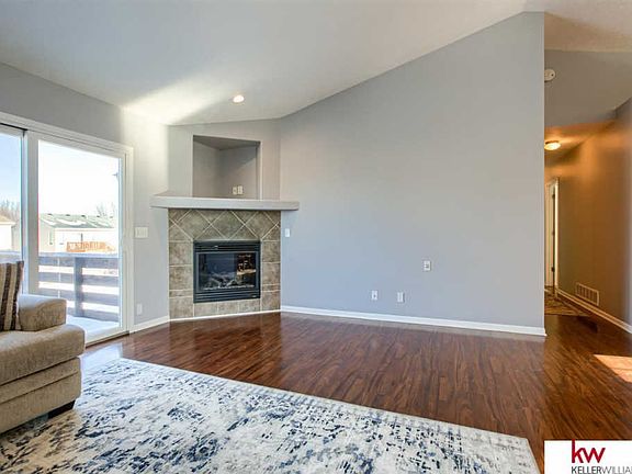 4th image of 18102 Josephine St