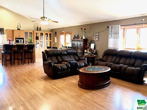 4th image of 4822 Meadowlark Ln