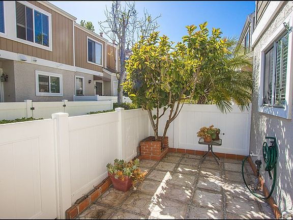 4th image of 58 Allenwood Ln